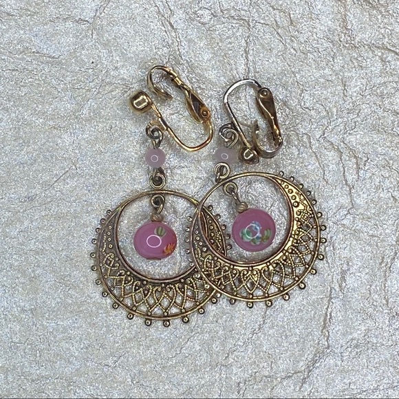 Pink & Gold Tone Filigree Vintage Clip Earrings - Picture 4 of 7